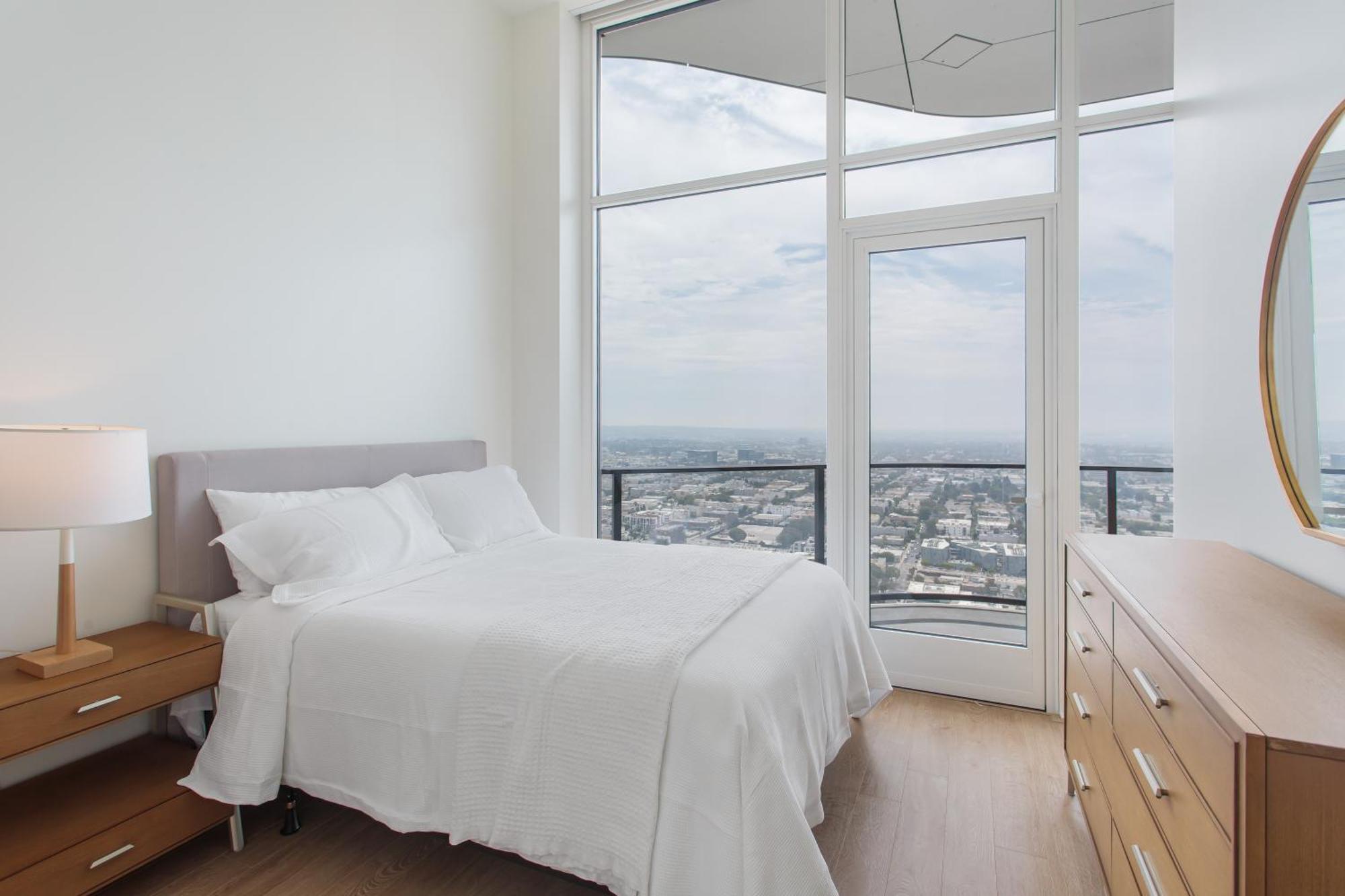 Luxury Penthouse With Stunning Views Hotel Los Angeles Exterior photo